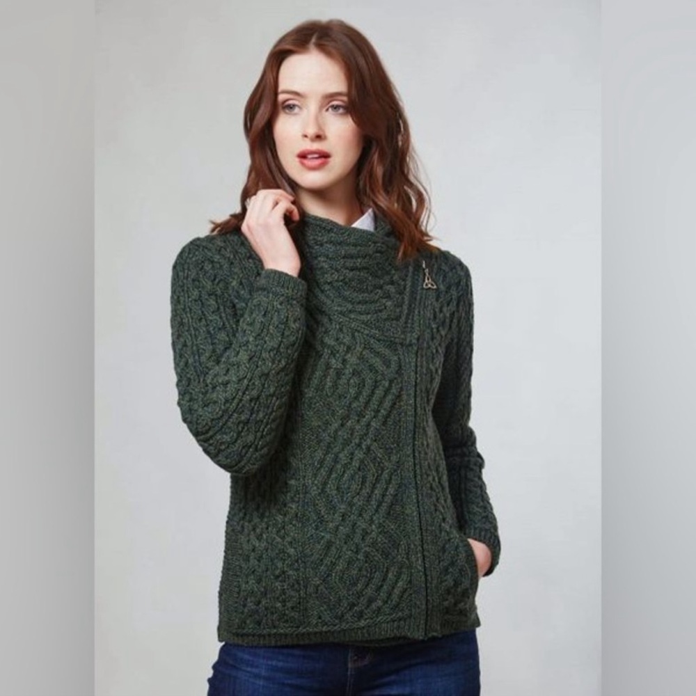 ARAN MOR Merino Wool Cable Knit Side Zip Short sweater size M green